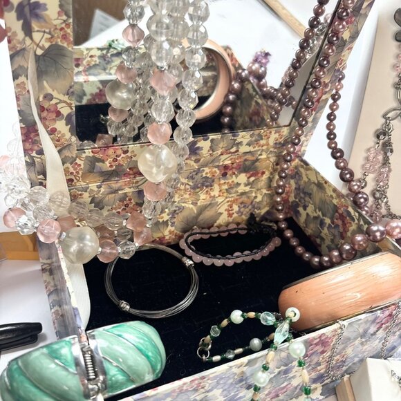 Assorted Jewelry Lot W/Floral Box Necklaces Bracelets & Cameo Pendant,butterfly - Picture 2 of 16